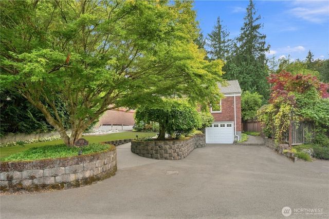 8701 29th Avenue NW, Seattle, WA 98117
