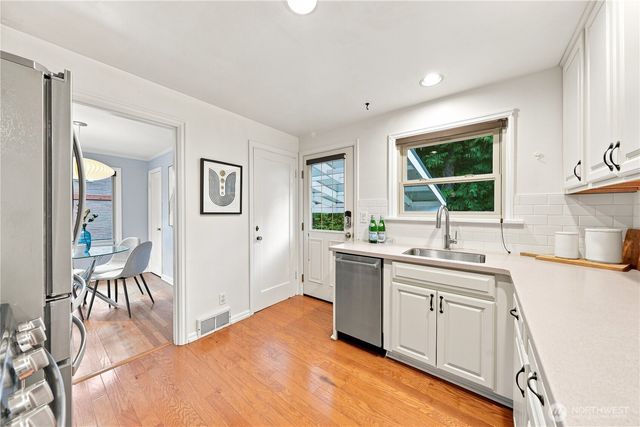 8701 29th Avenue NW, Seattle, WA 98117