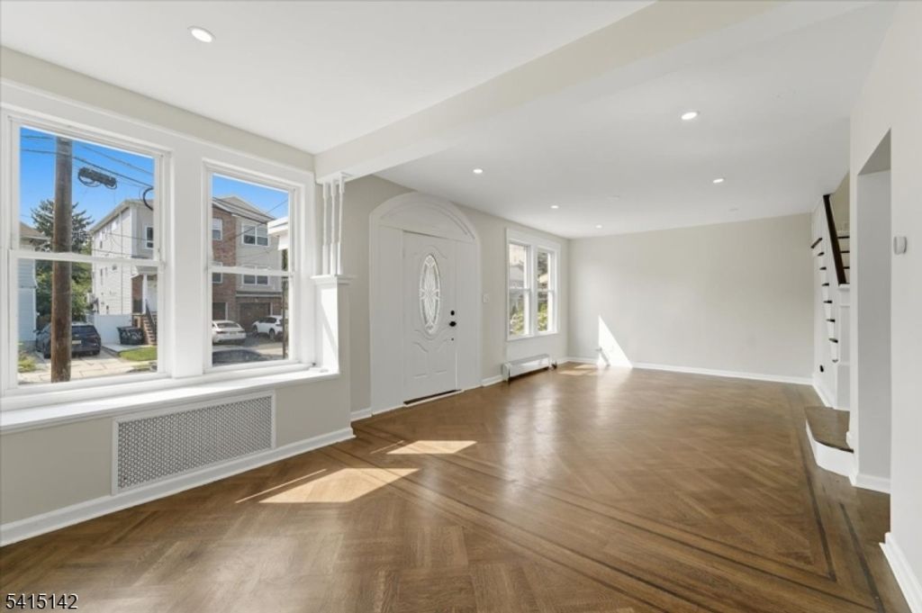 21 Hazard Pl, Elizabeth City, NJ 07208 — photo 5