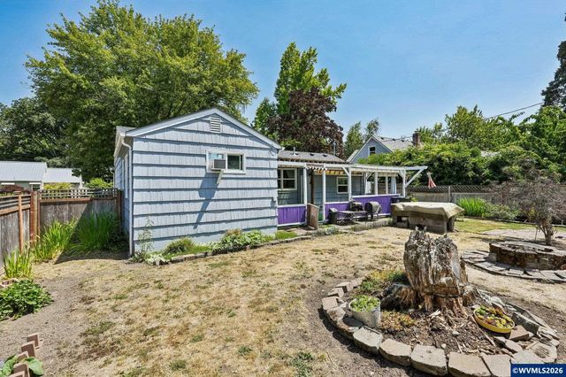 1915 23rd St NE, Salem, OR 97301
