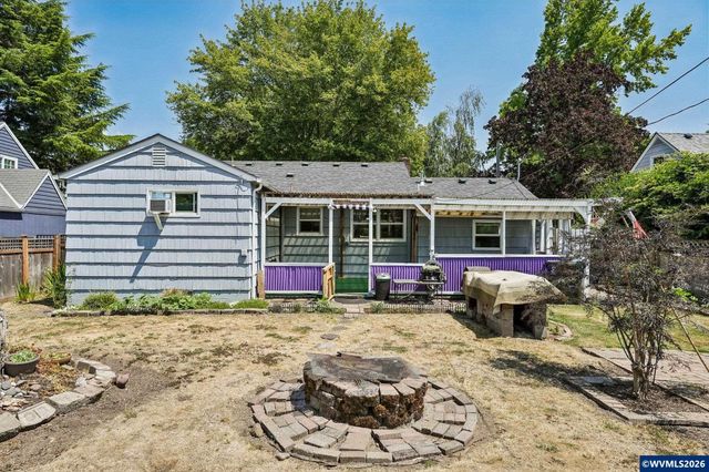1915 23rd St NE, Salem, OR 97301