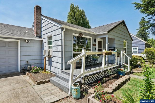 1915 23rd St NE, Salem, OR 97301