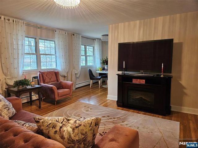 310 Washington Drive, Ramsey, NJ 07446