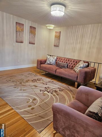 310 Washington Drive, Ramsey, NJ 07446