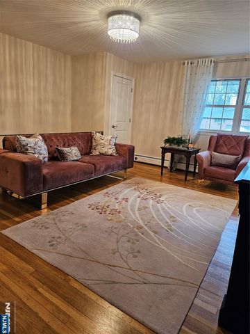 310 Washington Drive, Ramsey, NJ 07446