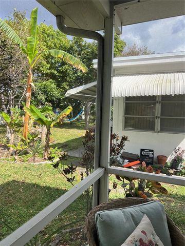 6805 NW 75th St, Tamarac, FL 33321