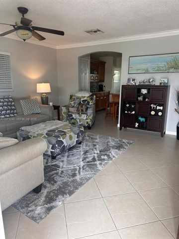 6805 NW 75th St, Tamarac, FL 33321