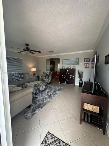 6805 NW 75th St, Tamarac, FL 33321