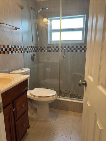 6805 NW 75th St, Tamarac, FL 33321