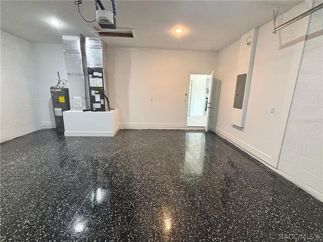 2349 W Oakland Lane, Citrus Springs, FL 34434