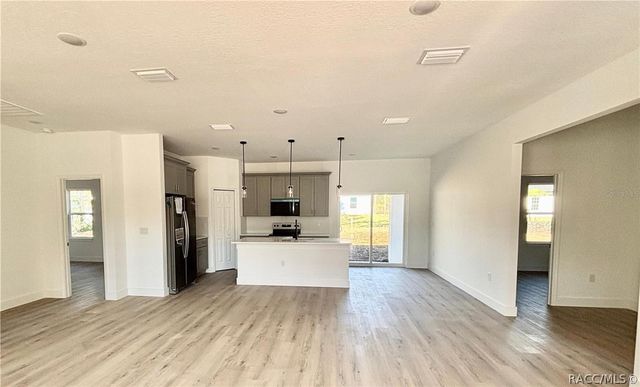 2349 W Oakland Lane, Citrus Springs, FL 34434