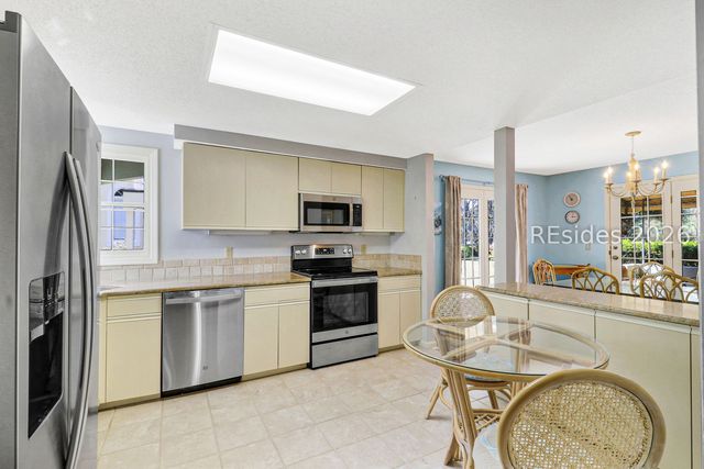 70 Shipyard Dr Apt 255, Hilton Head Island, SC 29928