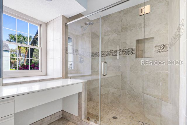 70 Shipyard Dr Apt 255, Hilton Head Island, SC 29928