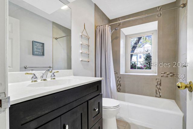 70 Shipyard Dr Apt 255, Hilton Head Island, SC 29928