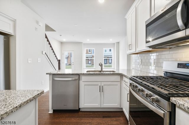 3 Sadie Cir 3104, Union Twp., NJ 07083