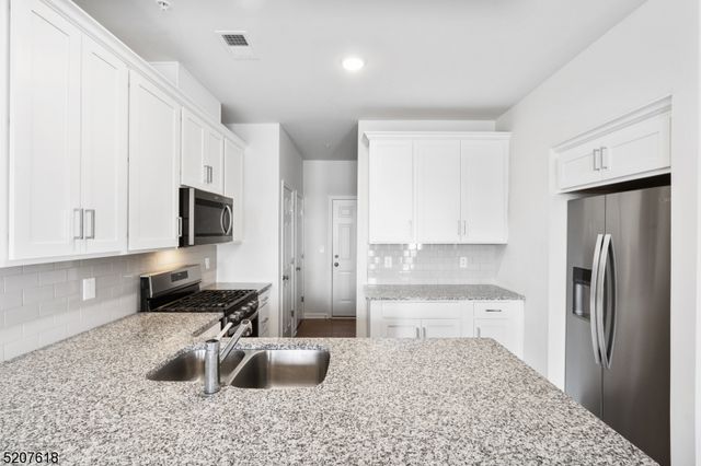 3 Sadie Cir 3104, Union Twp., NJ 07083