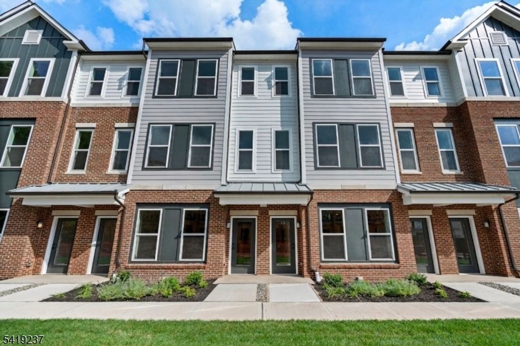 3 Sadie Cir 3104, Union Twp., NJ 07083