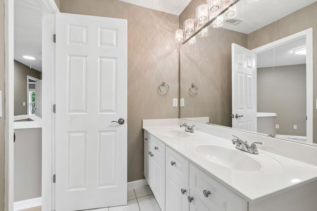 231 Green Harbor Rd Unit 101, Old Hickory, TN 37138