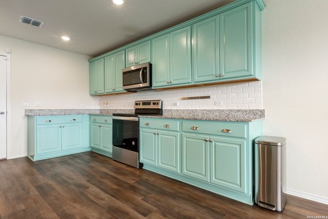 6110 WILLOW POINT BLVD, San Antonio, TX 78219
