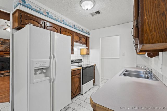 151 Belle Meade, Durant, OK 73449