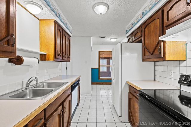 151 Belle Meade, Durant, OK 73449