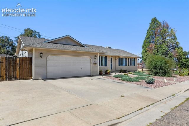 305 Alma Avenue, Pueblo, CO 81004