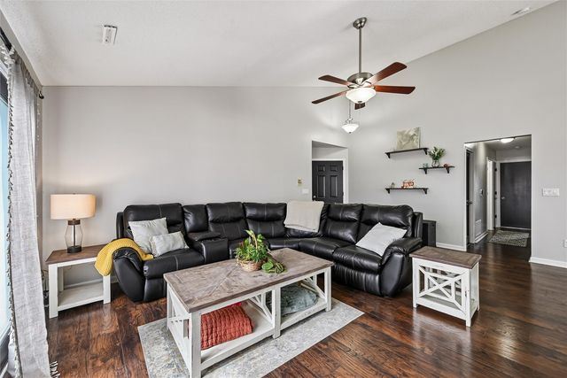 3225 Willowridge D, Marion, IA 52302