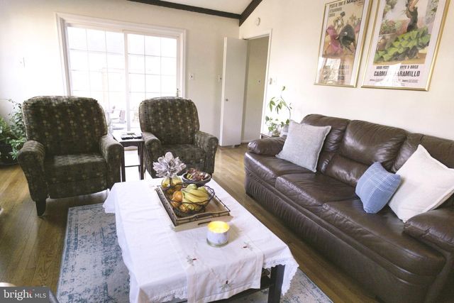 10277 GAINSBOROUGH RD, Potomac, MD 20854