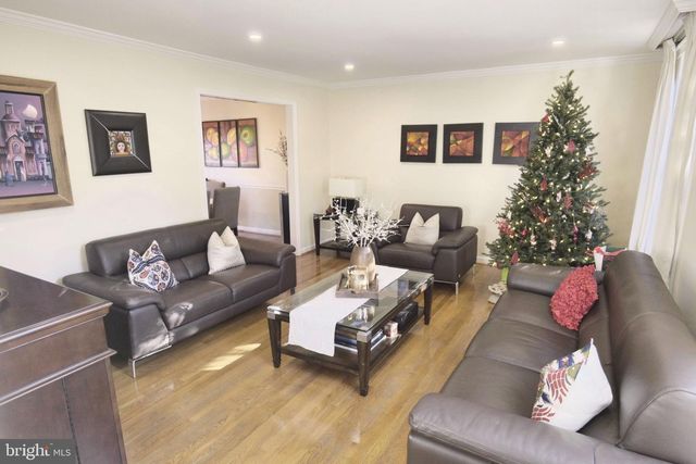 10277 GAINSBOROUGH RD, Potomac, MD 20854