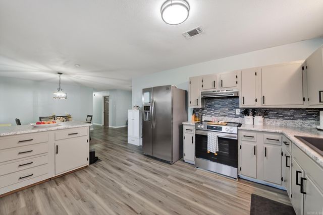 9 Snowden Circle, Greenbrier, AR 72058