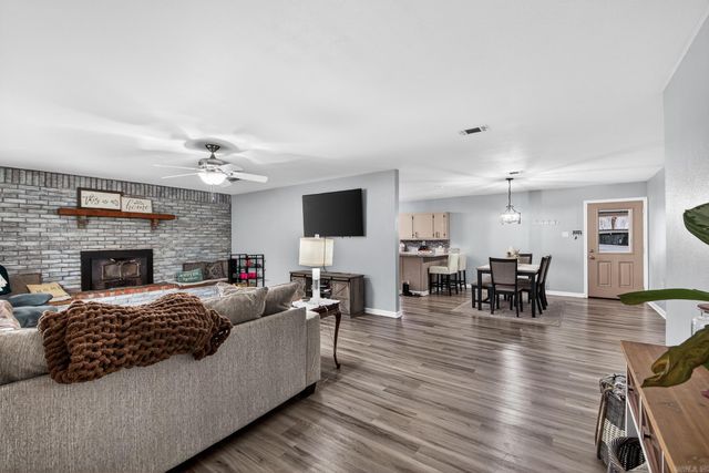 9 Snowden Circle, Greenbrier, AR 72058