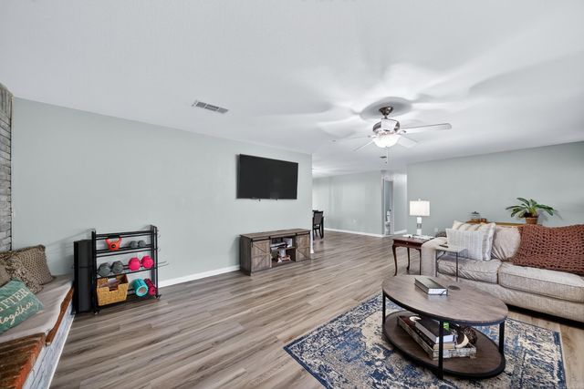 9 Snowden Circle, Greenbrier, AR 72058