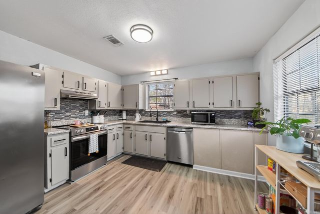 9 Snowden Circle, Greenbrier, AR 72058