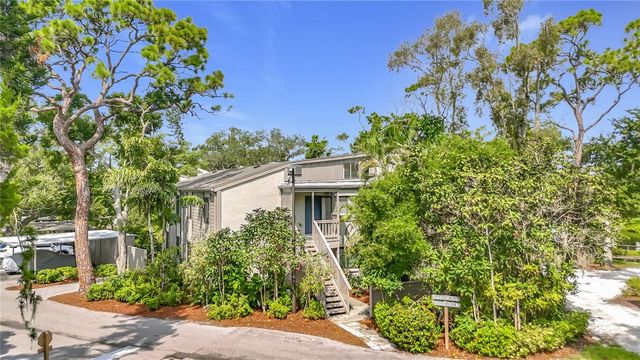 1601 PELICAN POINT DRIVE 215, Sarasota, FL 34231