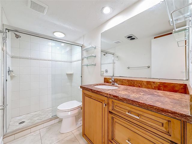1601 PELICAN POINT DRIVE 215, Sarasota, FL 34231