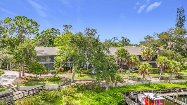 1601 PELICAN POINT DRIVE 215, Sarasota, FL 34231