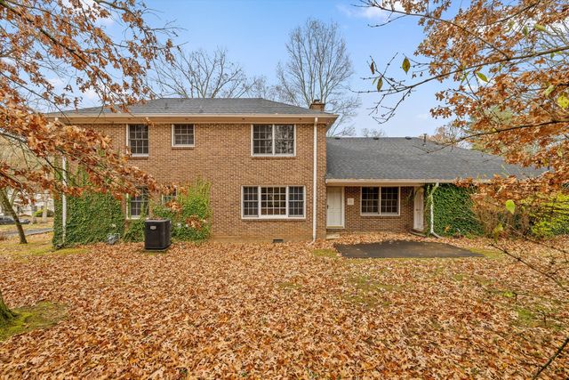 185 Woodcliff Circle, Signal Mountain, TN 37377
