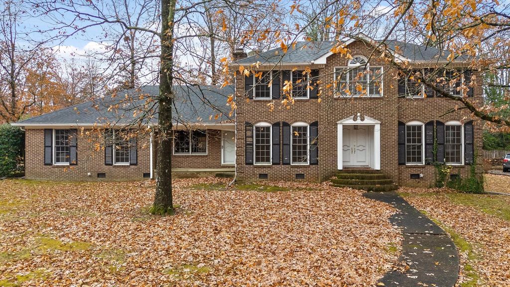 185 Woodcliff Circle, Signal Mountain, TN 37377