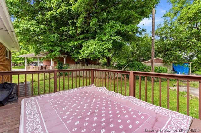315 Mockingbird Drive, Jeffersonville, IN 47130