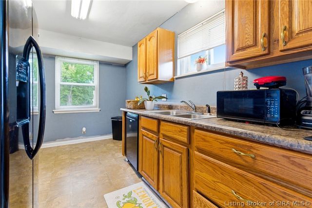 315 Mockingbird Drive, Jeffersonville, IN 47130