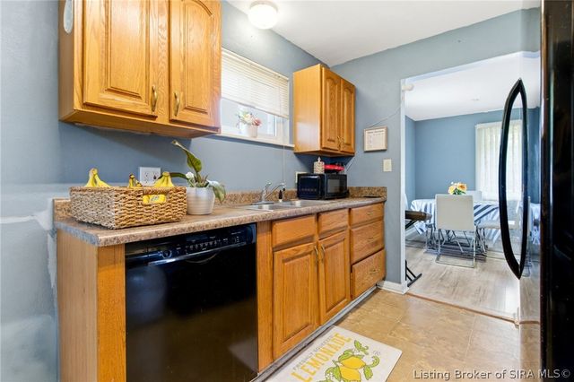 315 Mockingbird Drive, Jeffersonville, IN 47130