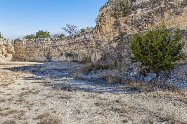 944 Metzger Road, Fredericksburg, TX 78624