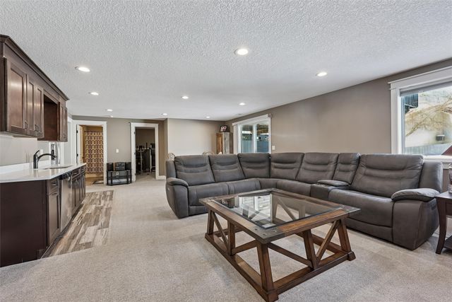 5020 NE Ledgestone Court, Ankeny, IA 50021