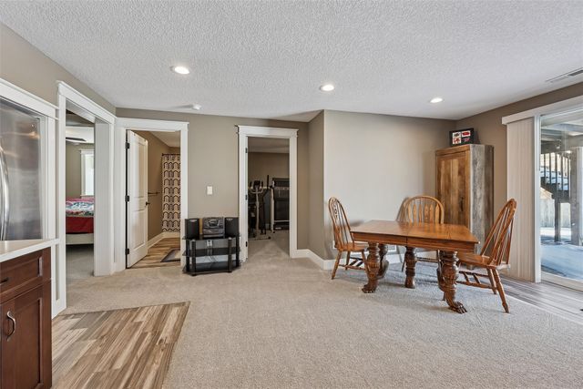 5020 NE Ledgestone Court, Ankeny, IA 50021