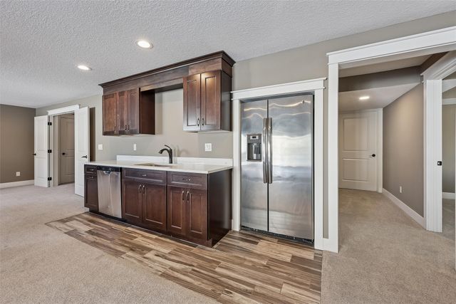 5020 NE Ledgestone Court, Ankeny, IA 50021