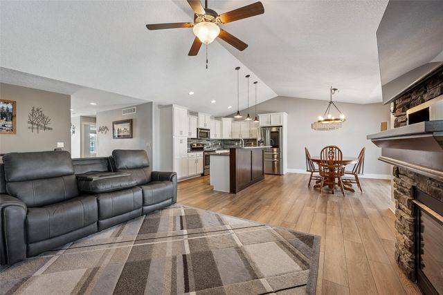 5020 NE Ledgestone Court, Ankeny, IA 50021