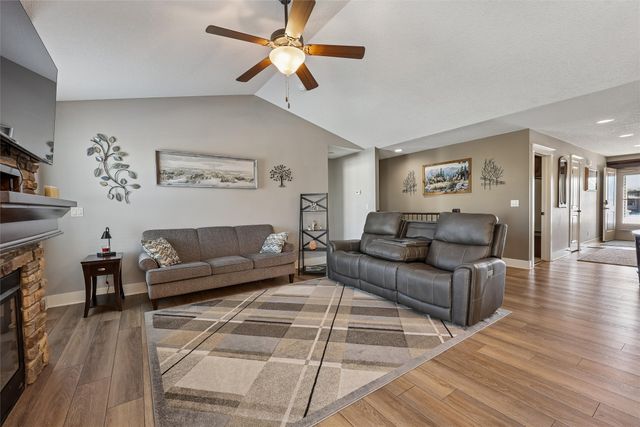 5020 NE Ledgestone Court, Ankeny, IA 50021