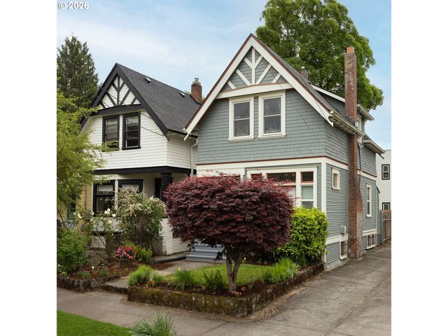 4022 Se CARUTHERS St, Portland, OR 97214