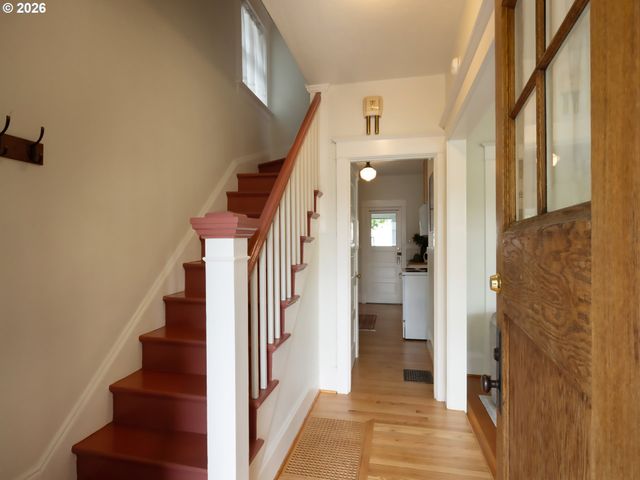 4022 Se CARUTHERS St, Portland, OR 97214