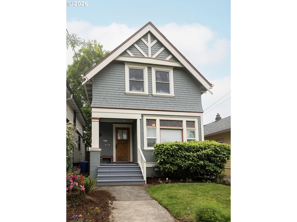 4022 Se CARUTHERS St, Portland, OR 97214